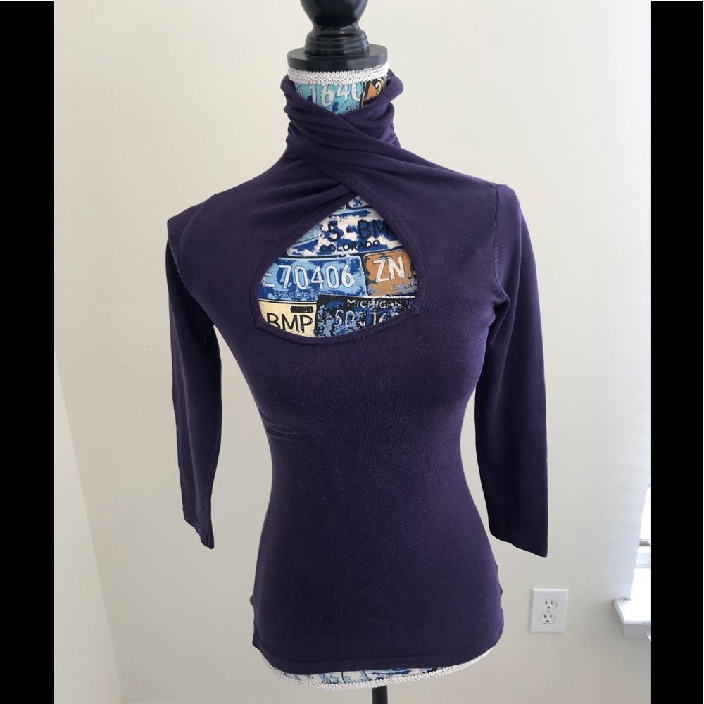 Bebe Turtleneck Keyhole 3/4 Sleeve Shirt: Size-SM
